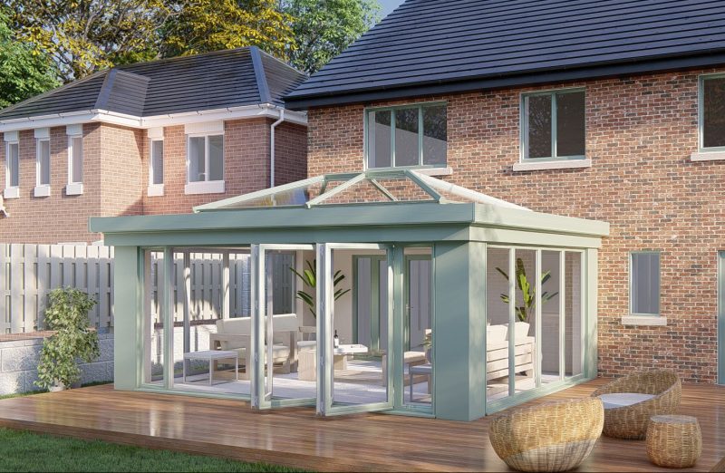 Slim pillars lantern roof bifold door