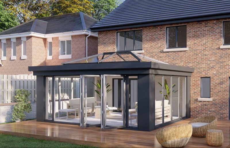 Slim pillars lantern roof bifold door