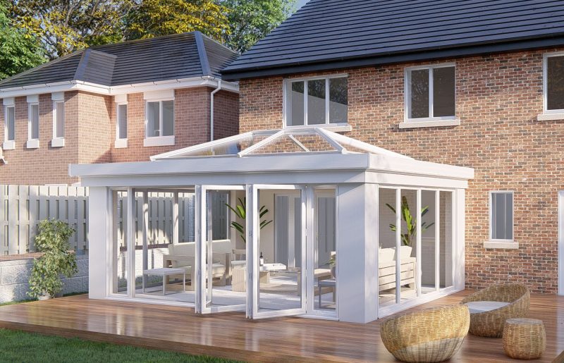 Slim pillars lantern roof bifold door