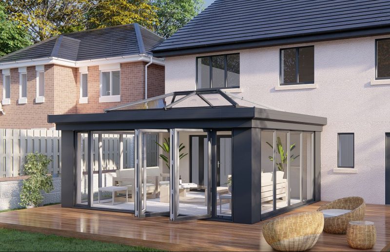 Slim pillars lantern roof bifold door