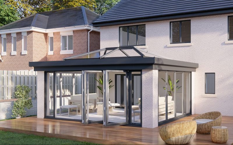 Slim pillars lantern roof bifold door